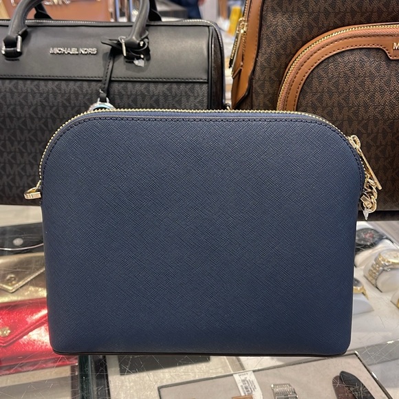 MICHAEL KORS
Jet Set Travel Medium Dome Crossbody Bag
Navy
NWT - Picture 13 of 16